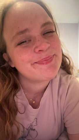 Laura_12563