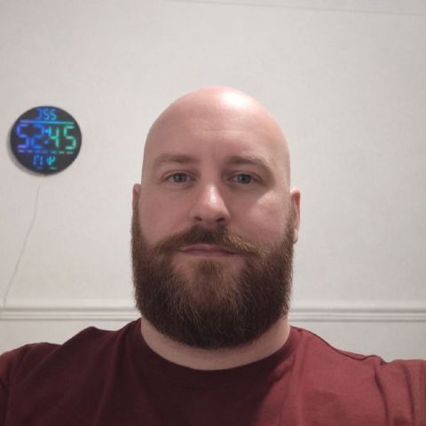 Panda271 is Single in Telford, England, 2