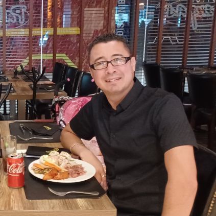 Mexicaninwales is Single in Caerphilly, Wales, 4