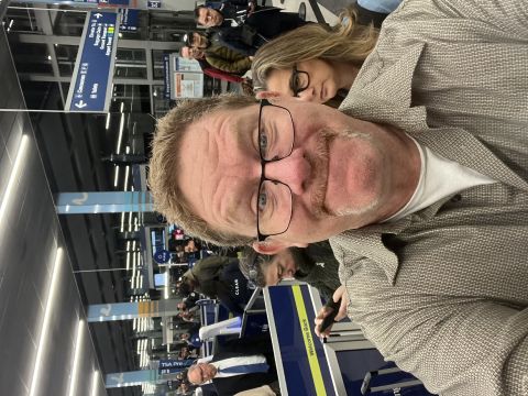 MU5555 is Single in ANCHORAGE, Alaska, 2