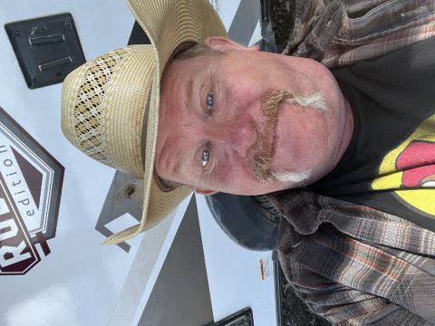 MU5555 is Single in ANCHORAGE, Alaska, 4