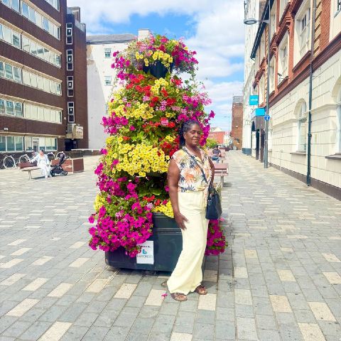 Joy1876 is Single in Luton, England, 2