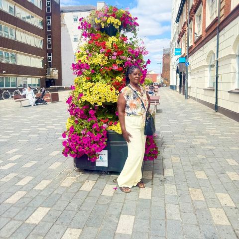 Joy1876 is Single in Luton, England, 3