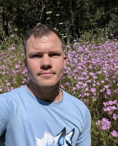 Daniel8816 is Single in CHICAGO, Illinois, 4