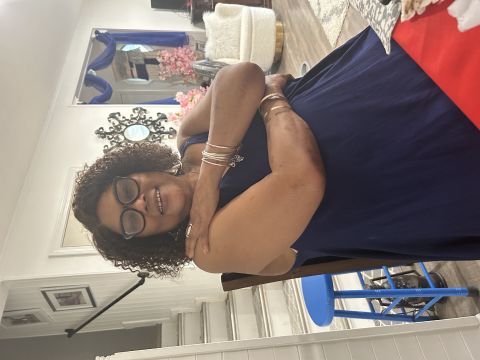 Myrtel is Single in Bristol, Connecticut, 2