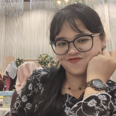 Yustina31