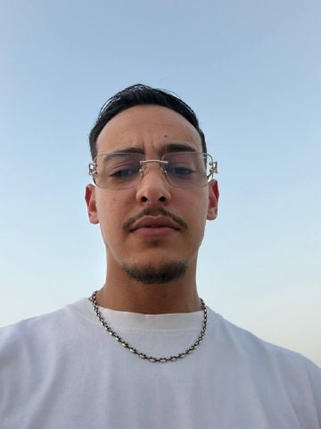 adamkaya888 is Single in New York, New York, 4