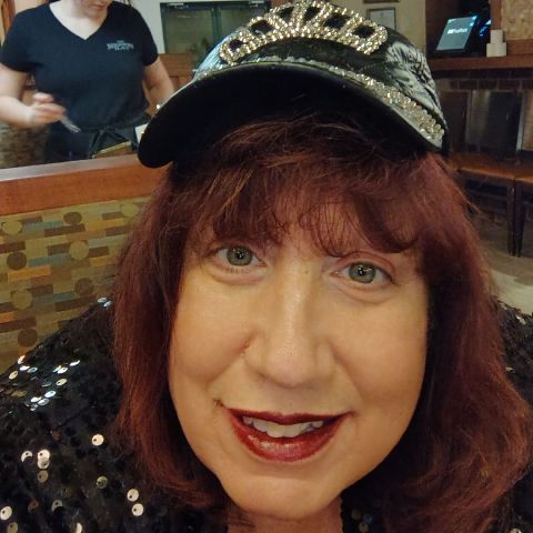lorizubroski is Single in Lynchburg, Virginia, 4