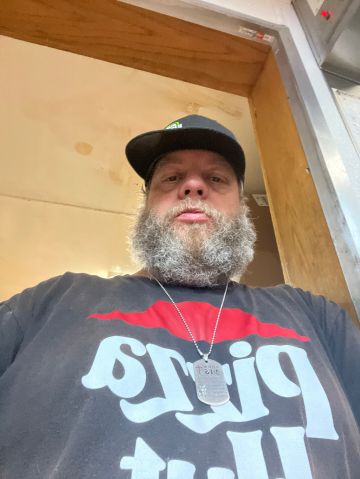 Zachar65 is Single in norton, Kansas, 2