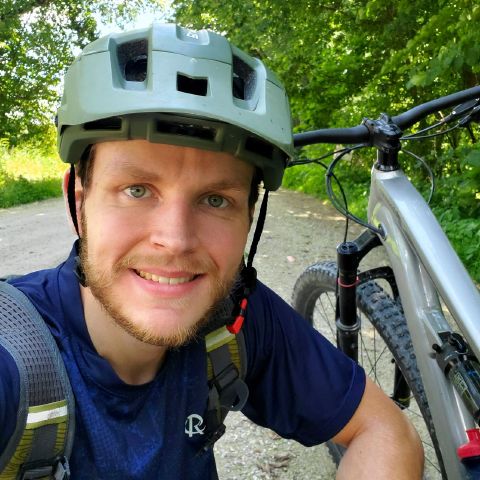 Matthew5300 is Single in Washington, Missouri, 2