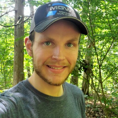 Matthew5300 is Single in Washington, Missouri, 3