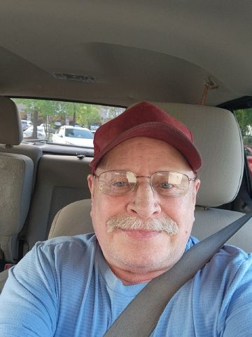 Edley is Single in Burlington, Vermont, 2