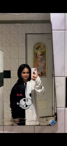 PoseniaAnnie83