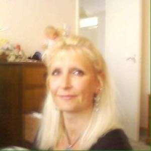 PurpleDaisy is Single in West Totton, Hampshire, England, 2