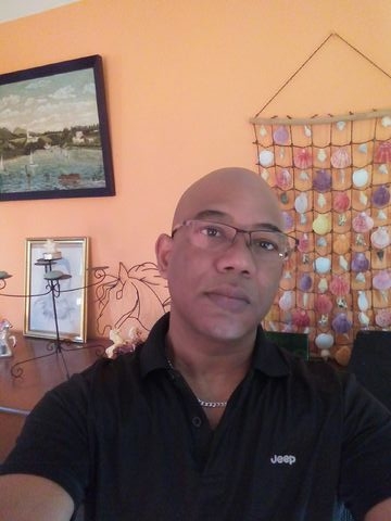steeve is Single in pionte aux sables, Port Louis, 4