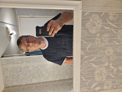 relatedtotheking is Single in Haines City, Florida, 1