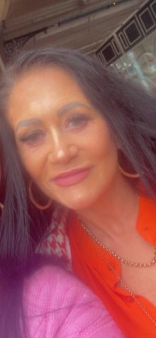 Lorna7777 is Single in Belfast, Northern Ireland, 4