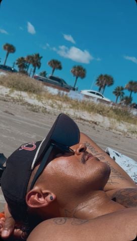 YOUNGMOCHA28 is Single in HOUSTON, Texas, 7